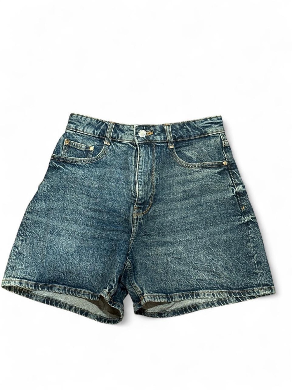 Zara Classic High-Waist Denim Shorts in Faded Blue
